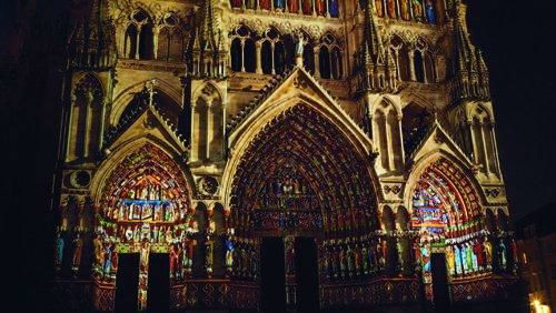 Светлинното шоу на катедралата Амиен - Франция