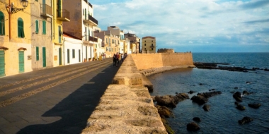 Алгеро, Сардиния – италиански град в испански стил