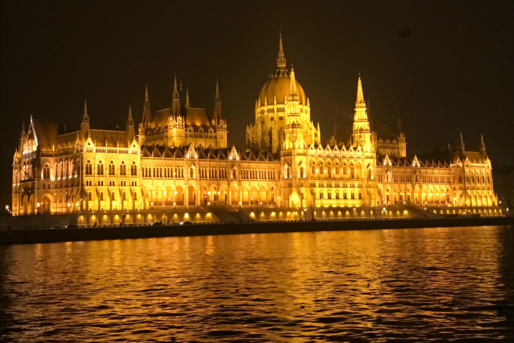 Екскурзия в Будапеща и Виена преди Коледа