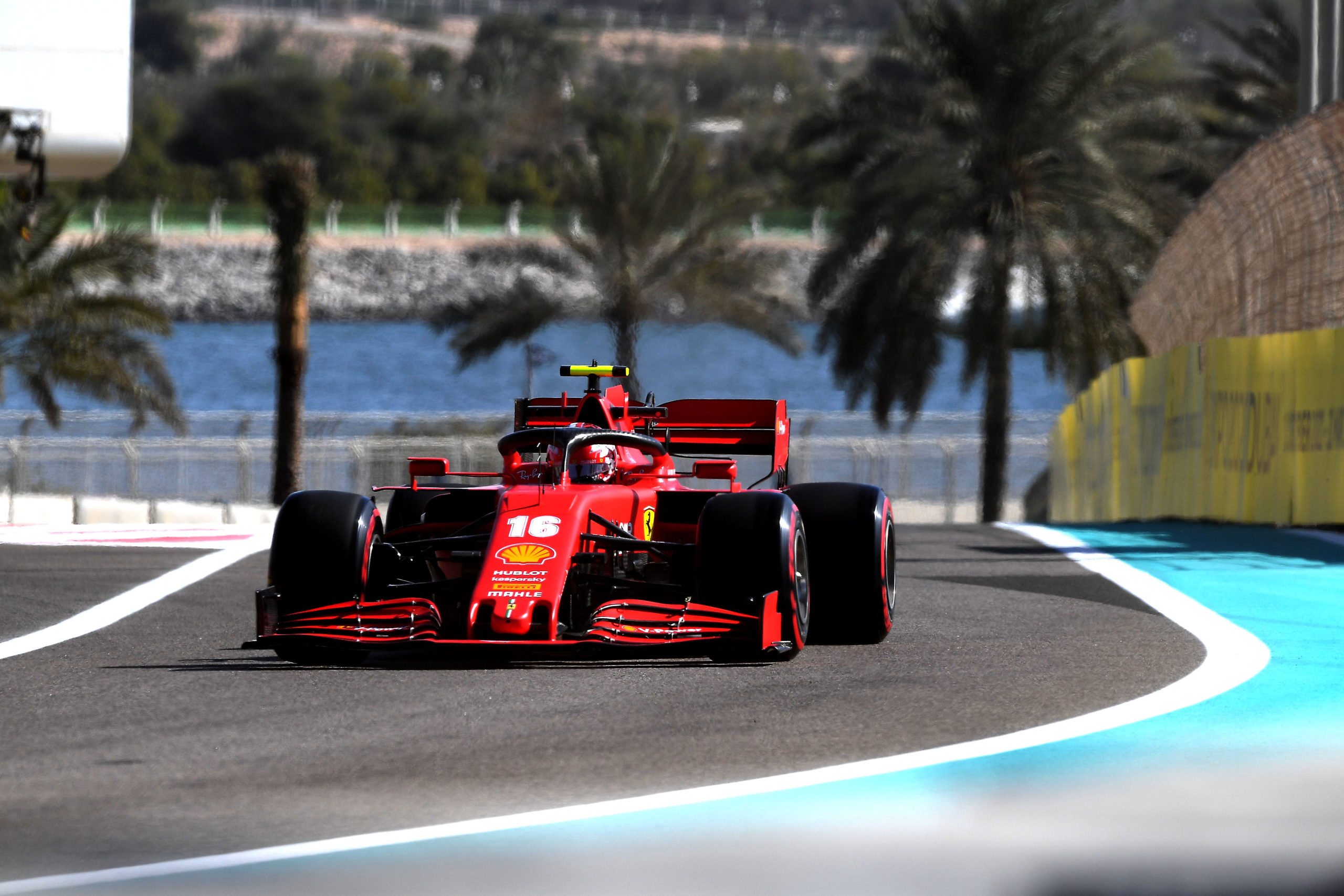 Формула 1 в Абу Даби с включени билети за надпреварата
