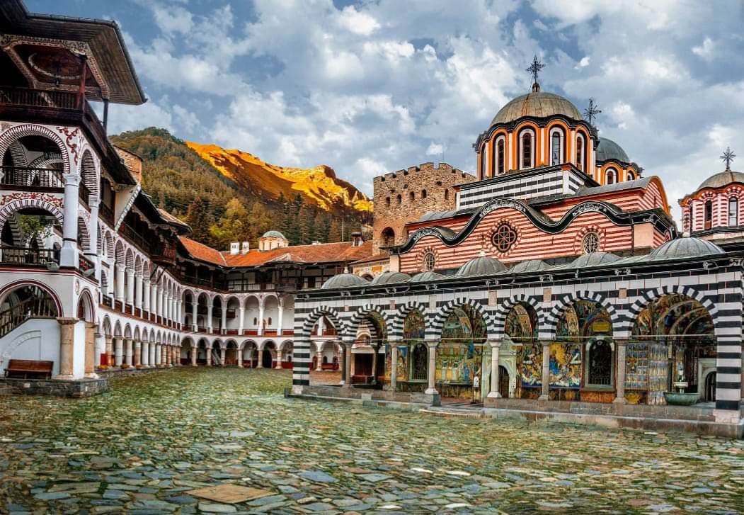 Рилски манастир , Мелник, Рупите,Банско от Варна, Велико Търново