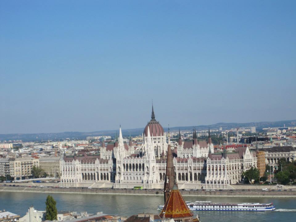 Предколедна Будапеща със самолет - без водач от България