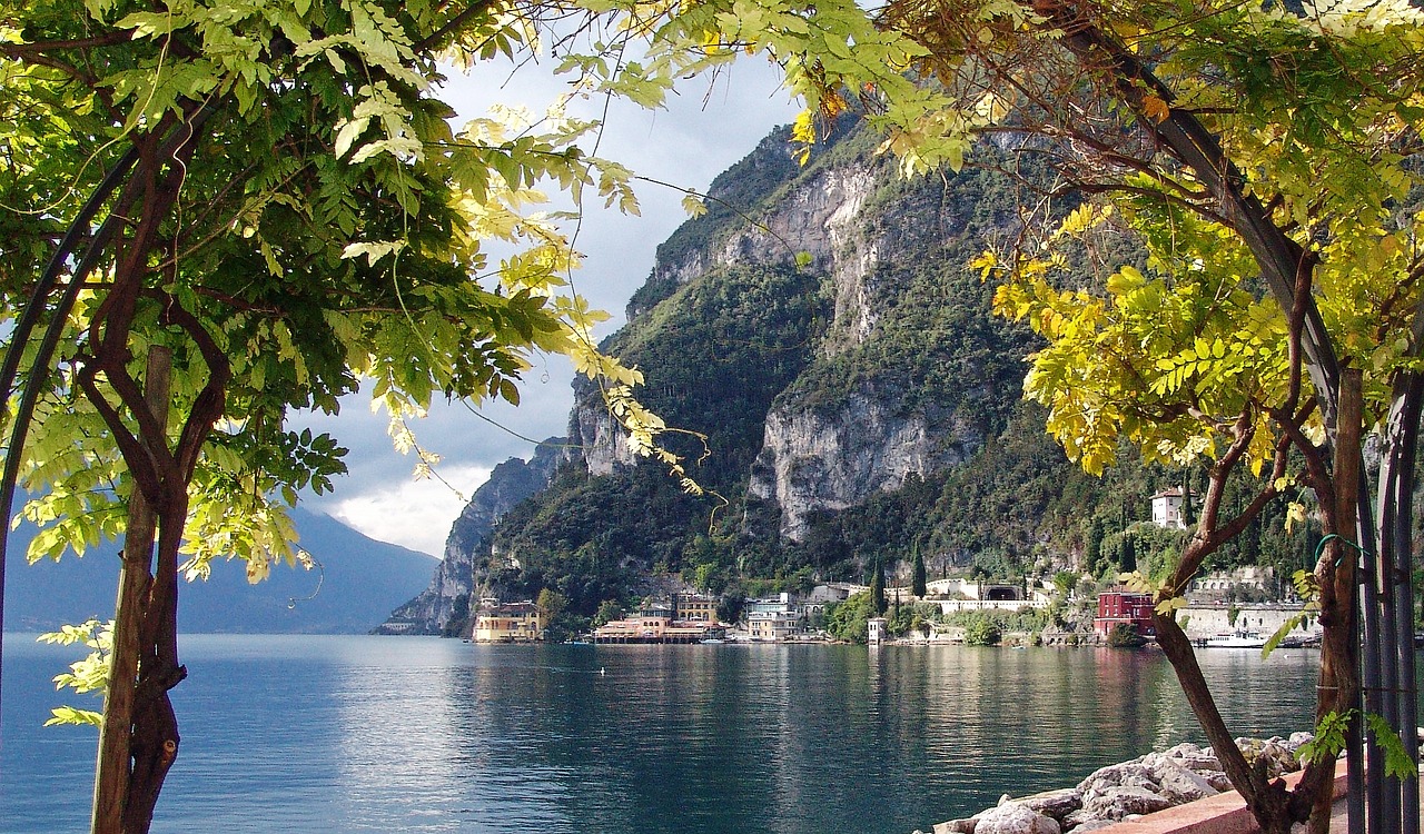 ИТАЛИЯ - очарованието на италианските езера - автобус!