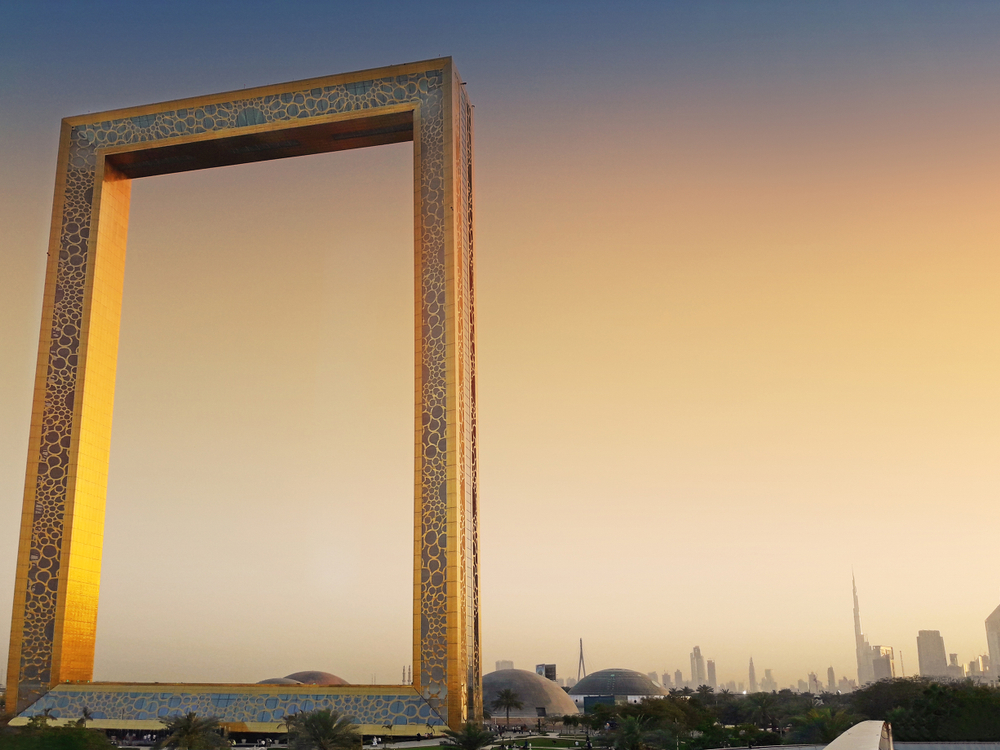 Дубай - 5 нощувки - Включен тур на Дубай и посещение на Рамката