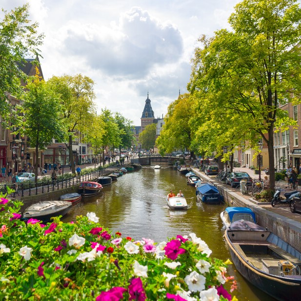 Най-ниска цена: Амстердам със самолет