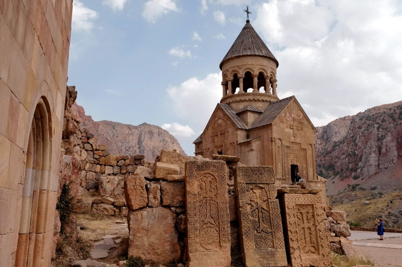 Екскурзия в Армения - уикенд приказка с лаваш и вино