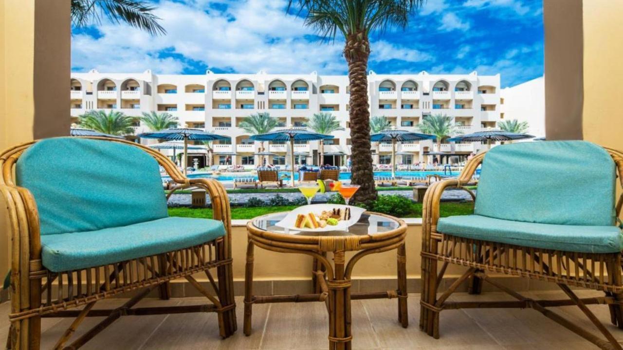 El Karma Aqua Beach Resort Standard - All Inclusive почивка в Хургада с полет от София - Есен 2024