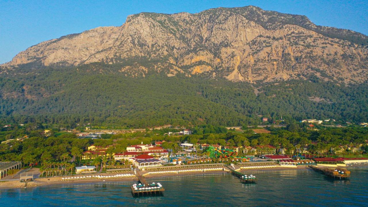 Crystal Flora Beach Resort Premium - ТОП ОФЕРТИ - 8 дни All Inclucive Почивка в Анталия с полет от Варна