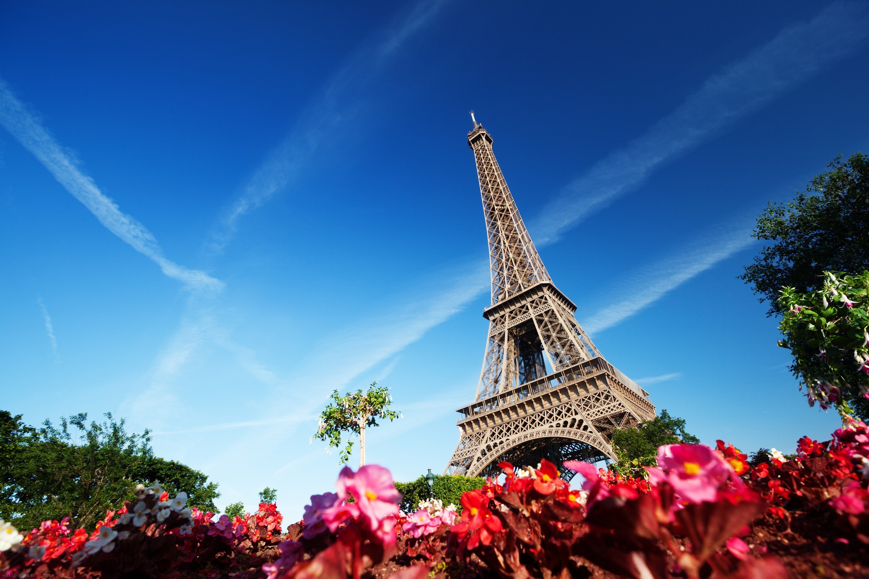 Париж - романтиката, стила и изяществото на една световна столица!