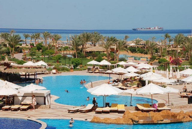 Почивка в Шарм ел Шейх - 9 дни /8 нощувки: Regency Plaza Aquapark Resort 5*