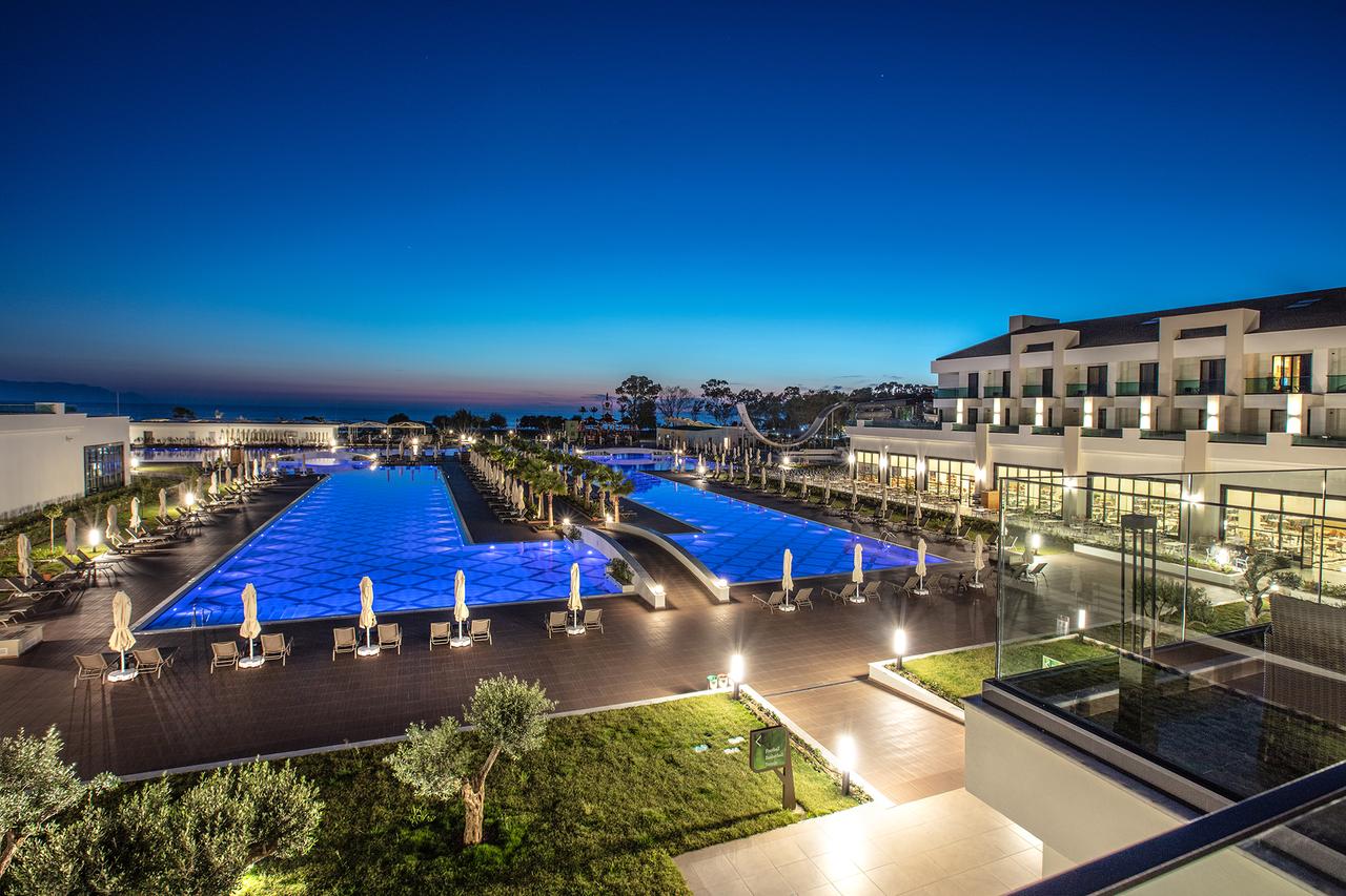 Нова година в Кушадасъ хотел Korumar Ephesus Beach & SPA Resort 5 * от Варна