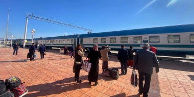 Приказки от Узбекистан: Пътешествие с влак през пустинята Къзълкум